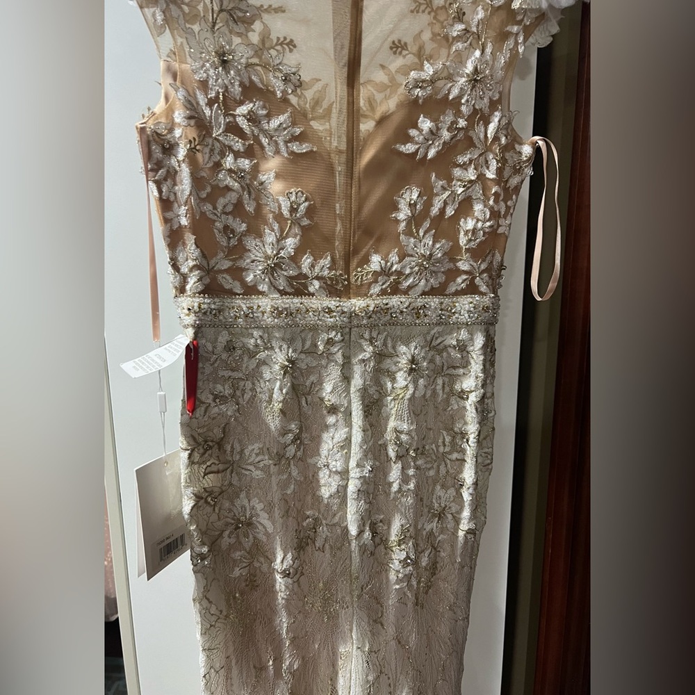 High neck shoulder flower detail mermaid gown - Picture 10 of 11
